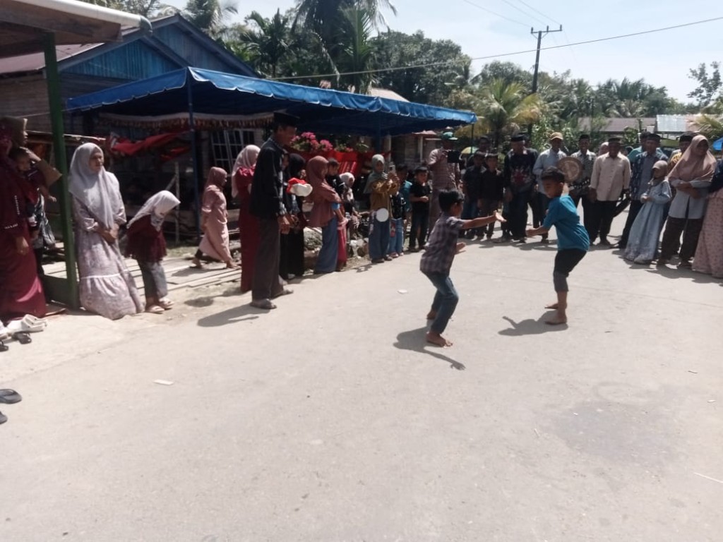 Tradisi Silat di Acara Pernikahan